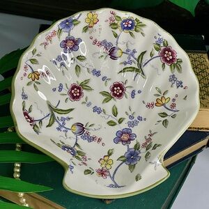 Andrea by Sedak, Sea Shell Shaped Floral Dish-Tominaga Original. (Made In Japan)